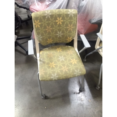 Haworth Very guest chair with wheels green